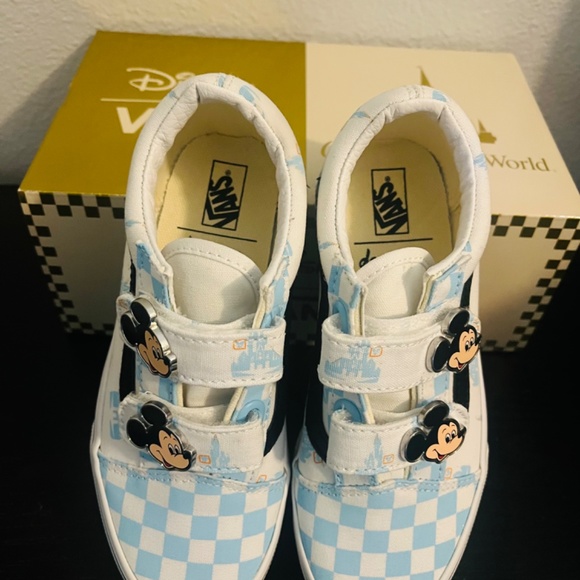 **NEW** Disney 50th Anniversary Vans for Children - Picture 3 of 4